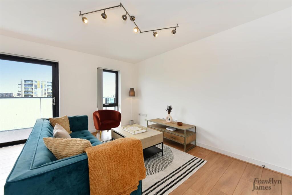 Boathouse Apartments (10).JPG