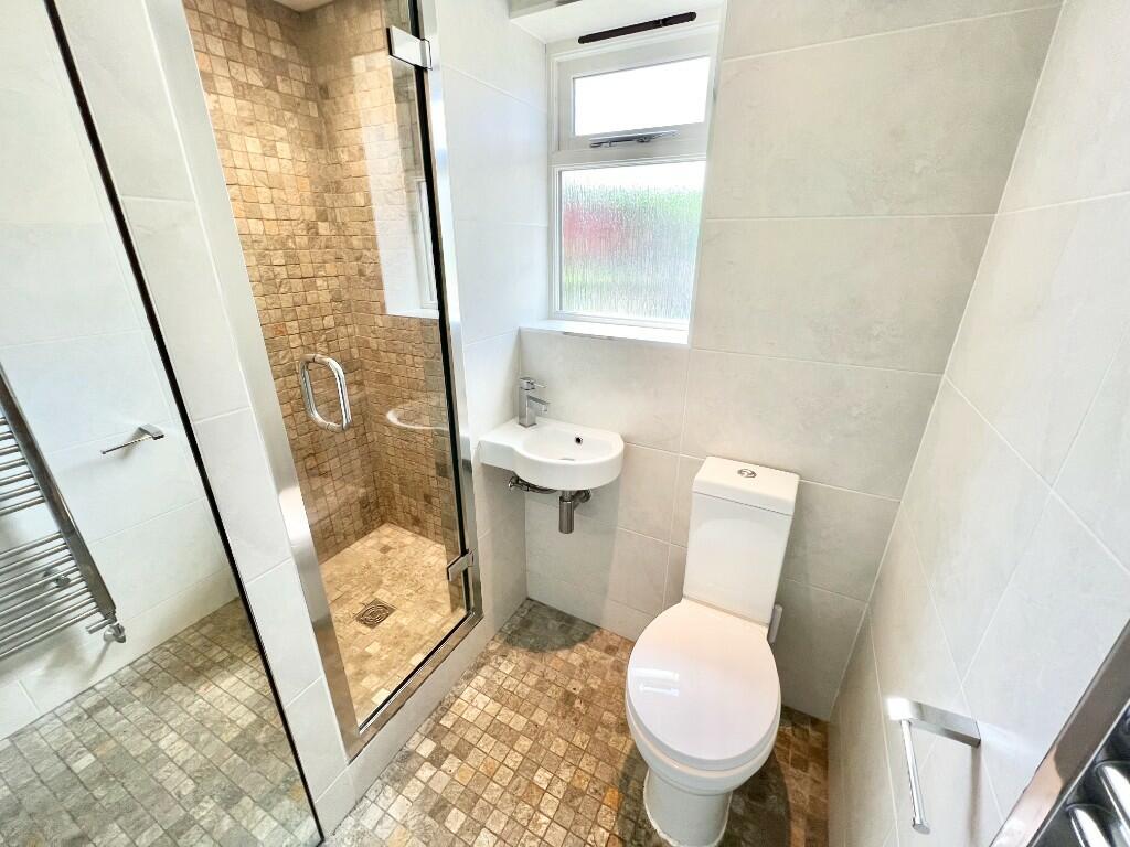 BATHROOM 1 / UTILITY