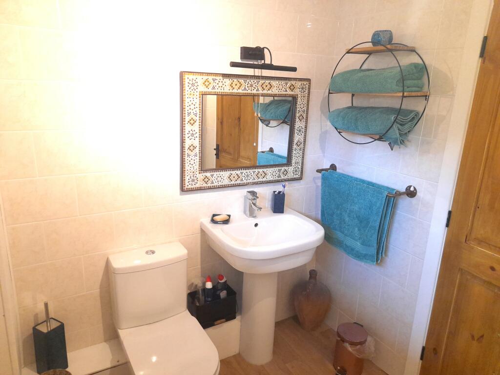 22. Shower room (Ground floor)