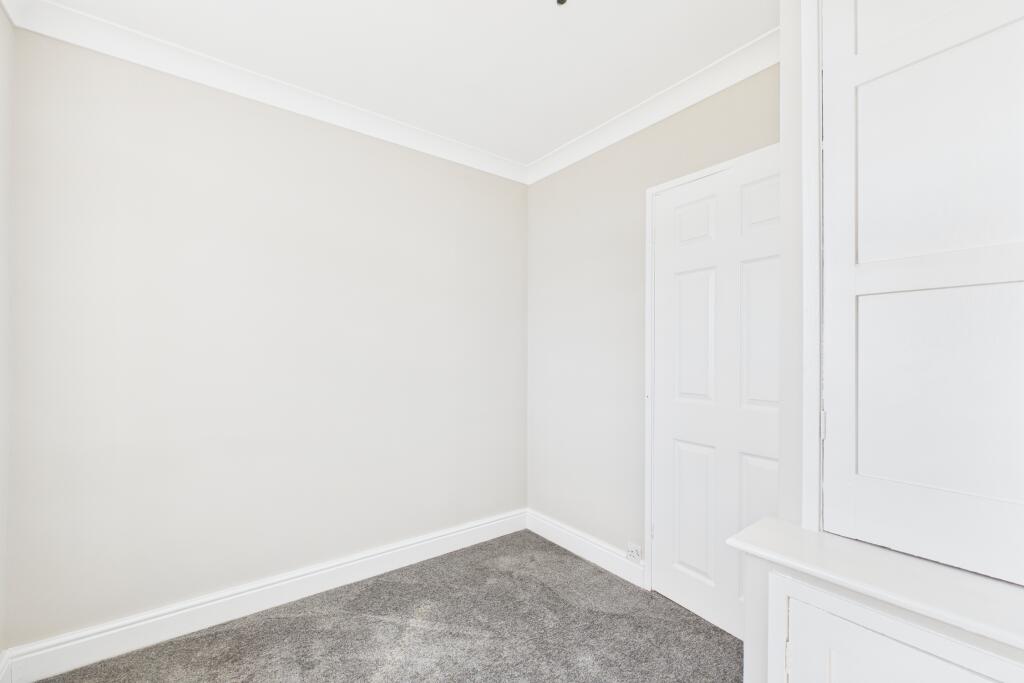 CAM04201G0-PR0107-STILL022