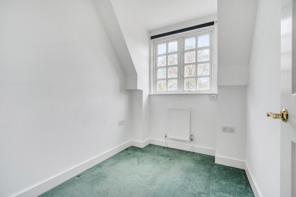 1365412-5-68ee4e3...