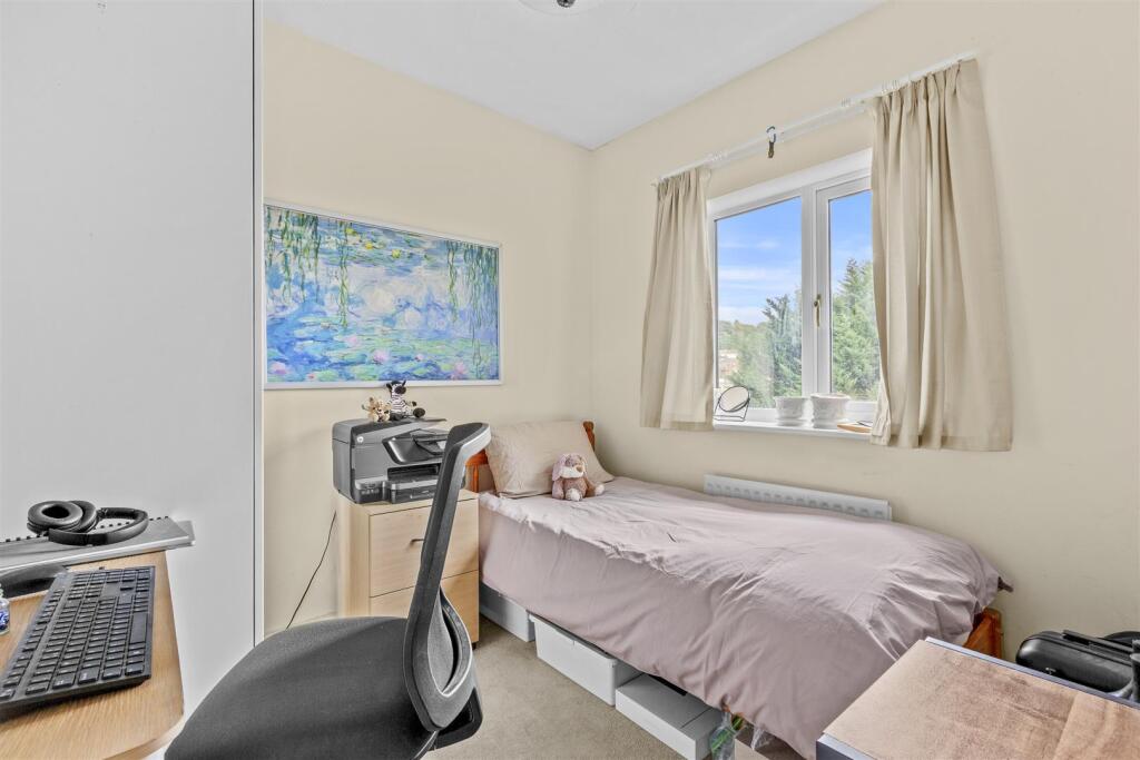 142b Totteridge Road, HP13 6HZ-3.jpg