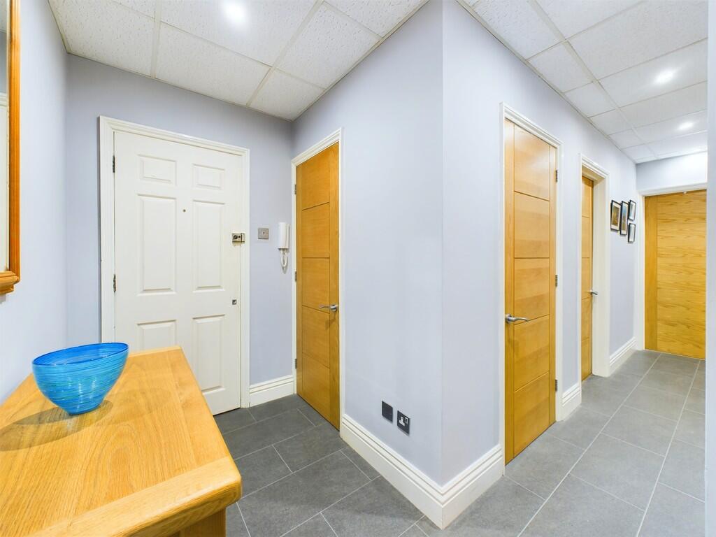 Entrance HallCAM0...