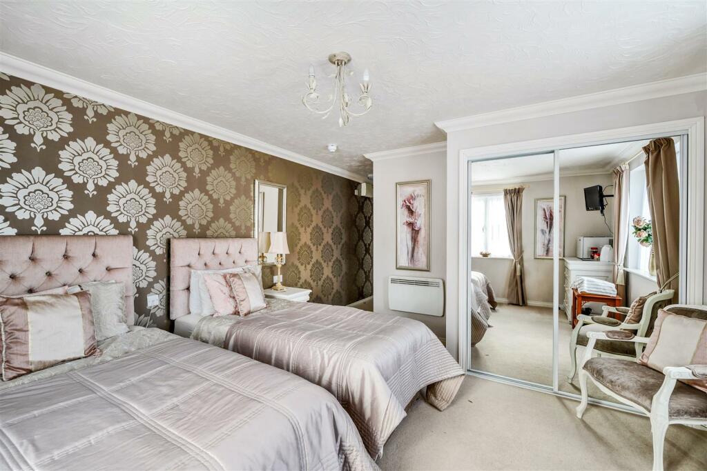 Owners Guest Suite (2).jpg