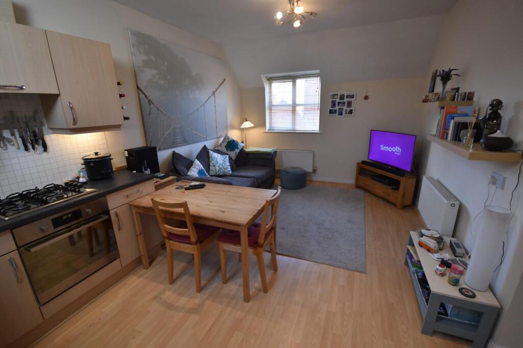 OPEN PLAN LIVING/KITCHEN