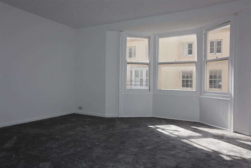 4, 30 BLOOMSBURY PLACE (2).JPG