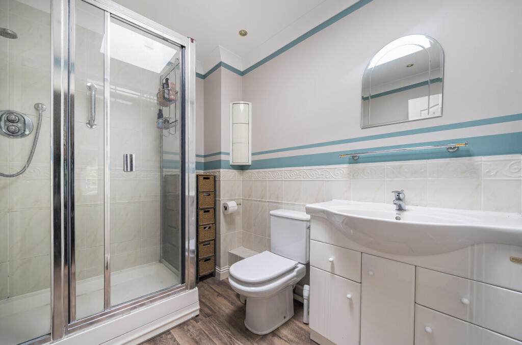 1346502-15-68b808...