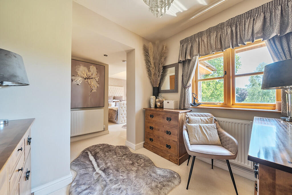 1303673-16-6852db...