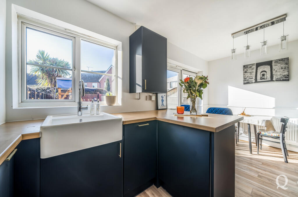 e8649070-5f7f-482...