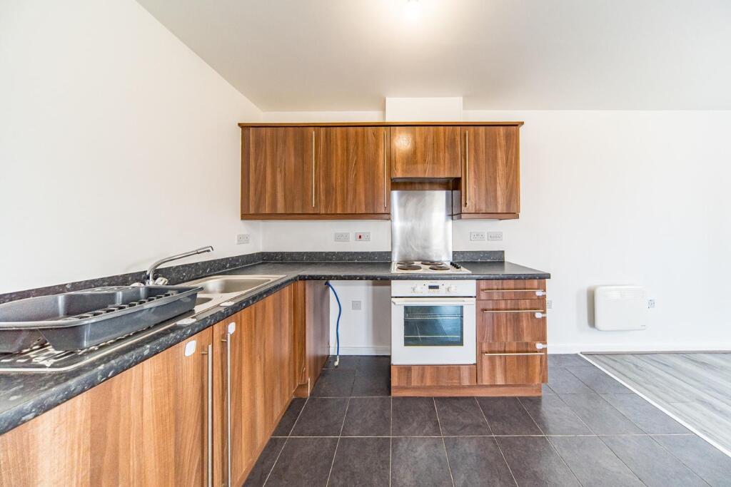 47 Pendleton Court kitchen.jpg