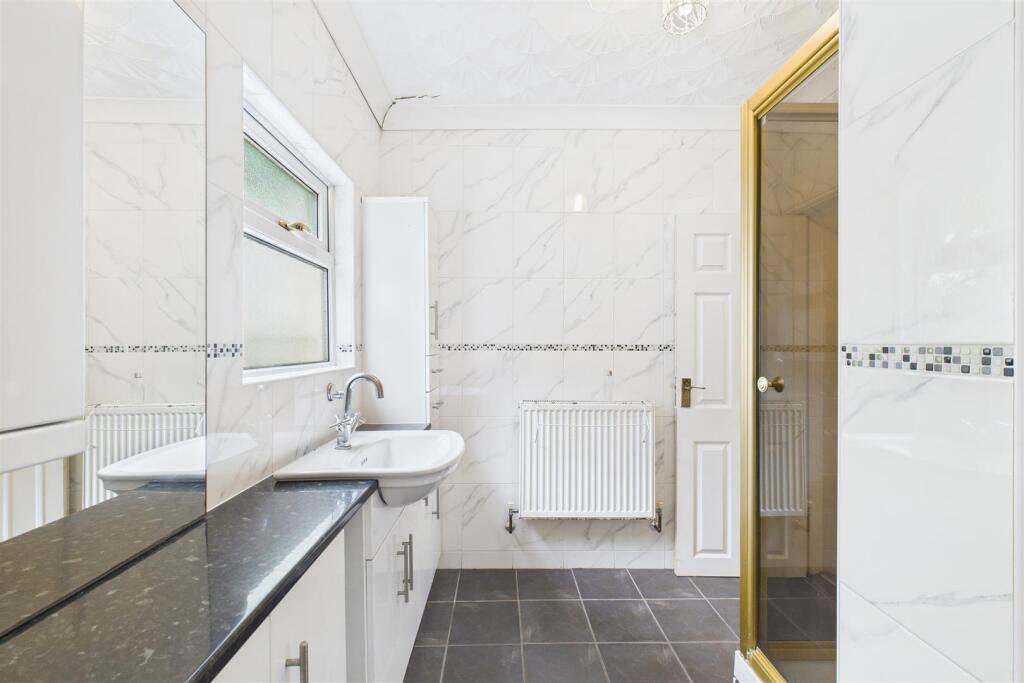 8 Kensington Road, St George, Bristol BS5 7NB | Fr