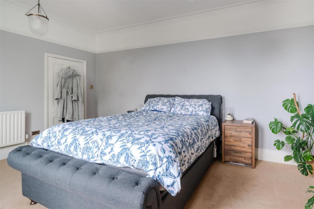 Bedroom 5-3.jpg