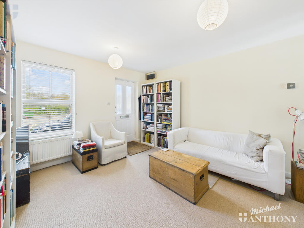 CAM03852G0-PR0252-STILL005