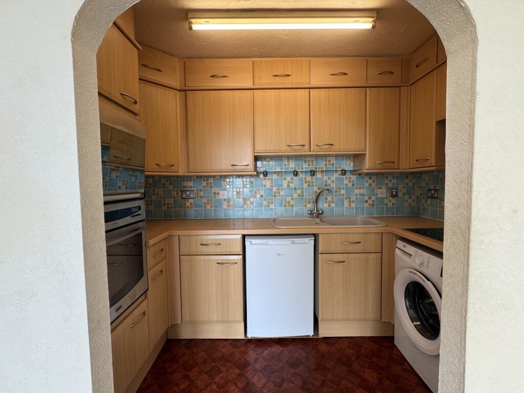 10 Brooklands - kitchen