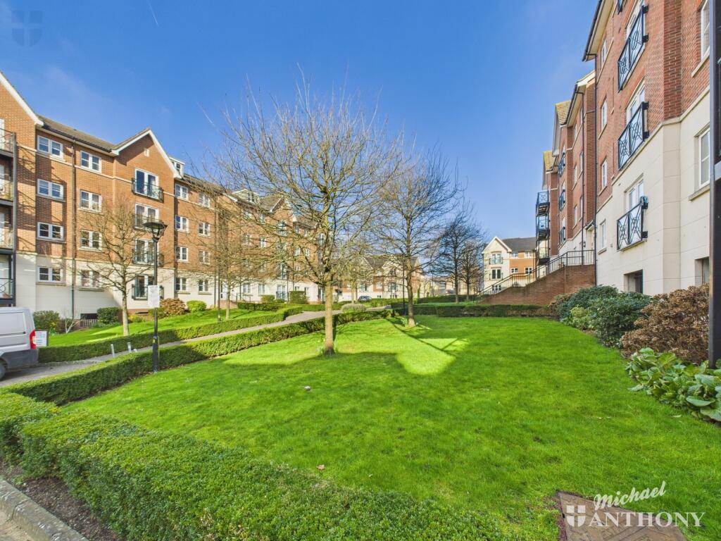 CAM03852G0-PR0209-STILL015