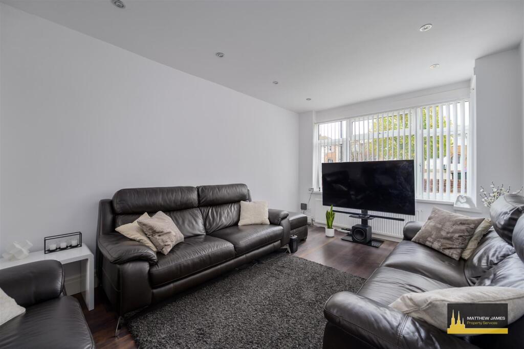 Lounge Dining Room