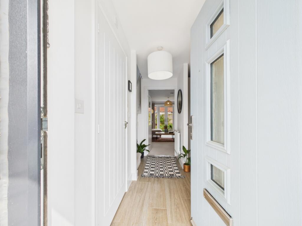 CAM02023G0-PR0163-STILL068