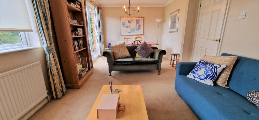 LOUNGE-DINING AREA