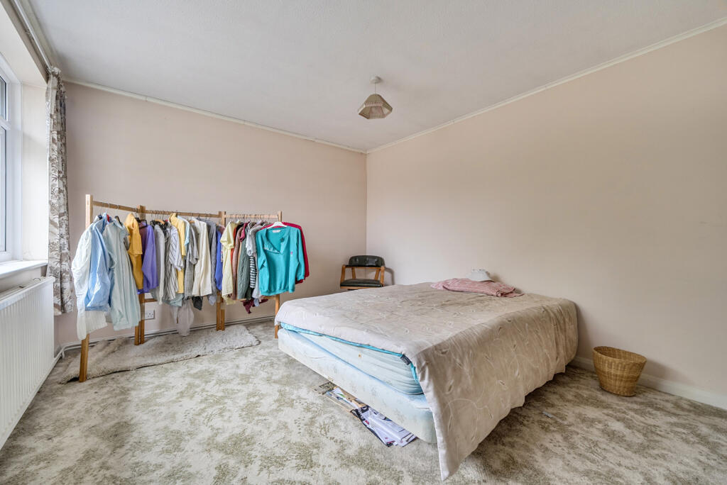 1364159-4-68ee3a8...