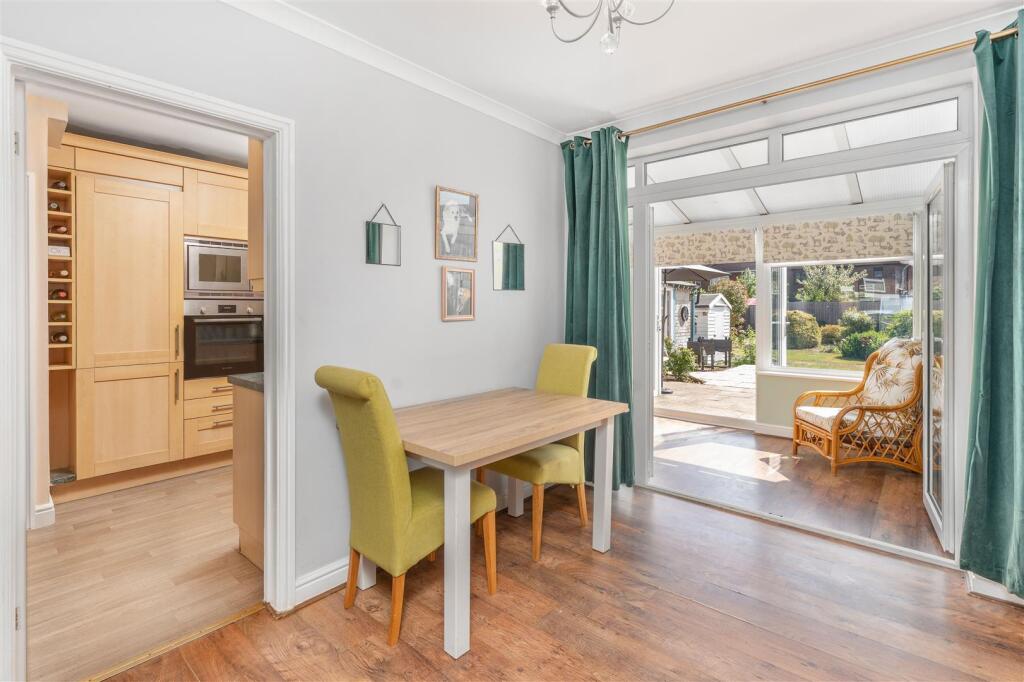 27 Cheney Road, Banbury-12.jpg