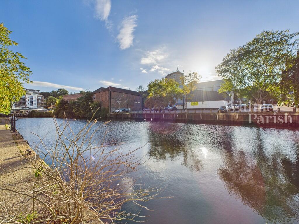 CAM04332G0-PR0515...