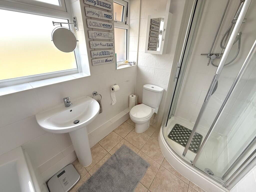 9 Hawke Close GF ...