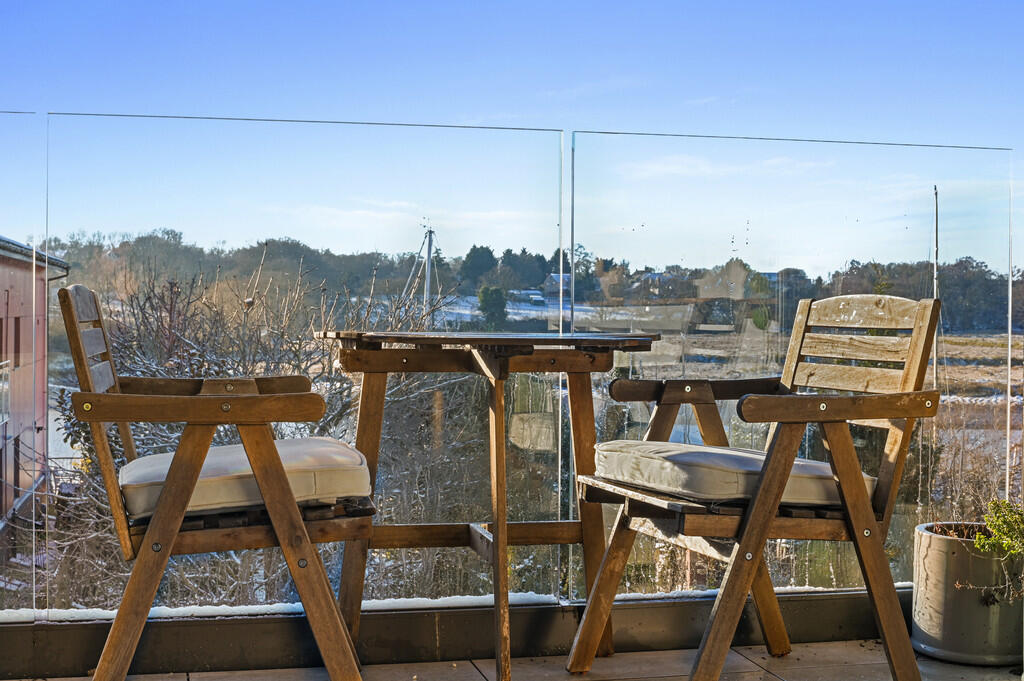 Mudflats-balcony