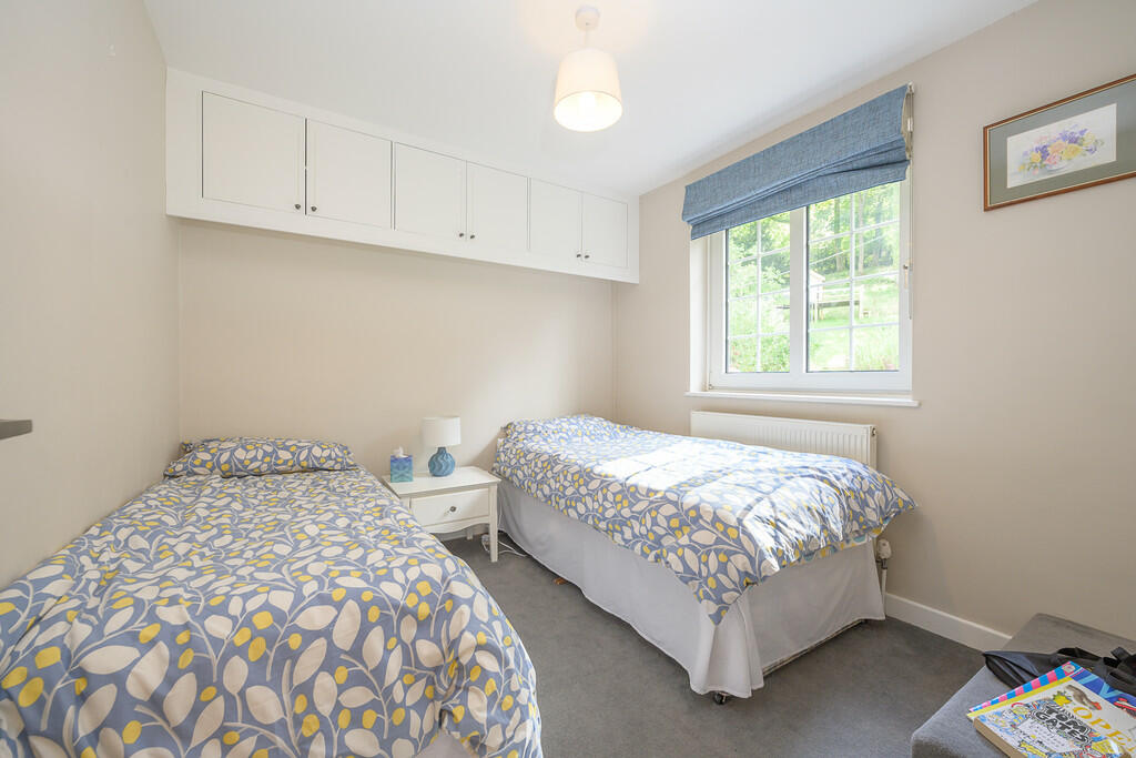 Plumtree Cottage-...