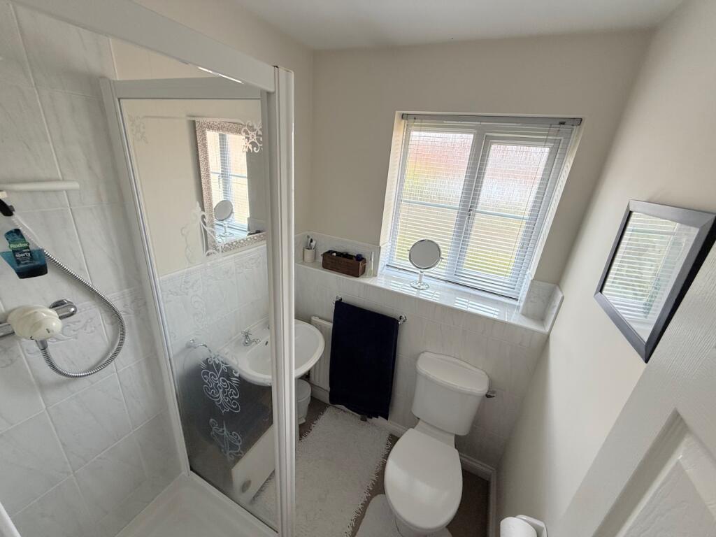 4004B44F-6112-4406-A912-B0CC5E942736