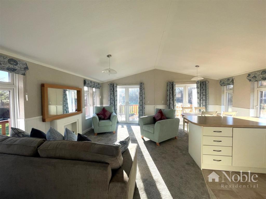 Open Plan Living/Kitchen/Dining Area