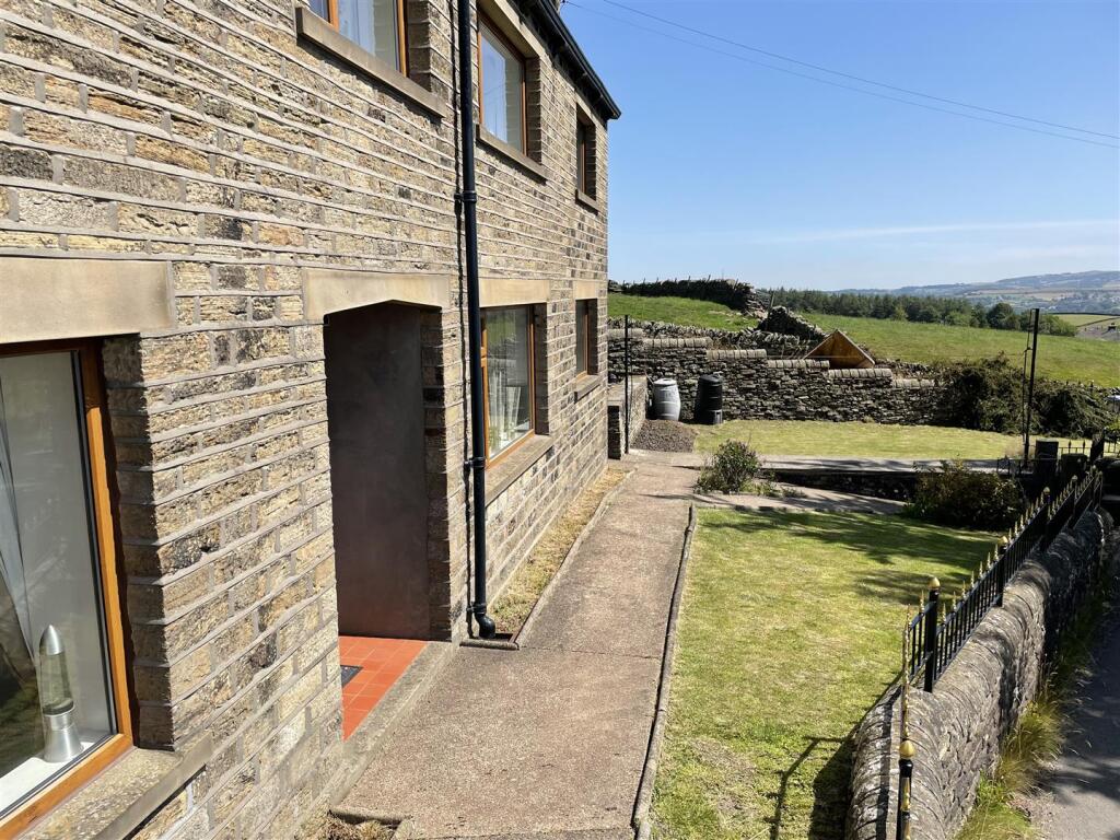 Bramleys Estate Agents - 2 Flush House Lane (1).jp