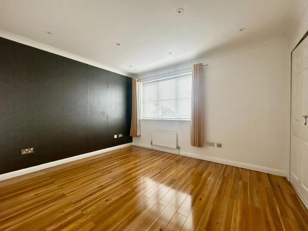 Bedroom 1.jpg