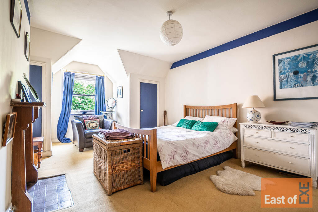 Victoria House - ...