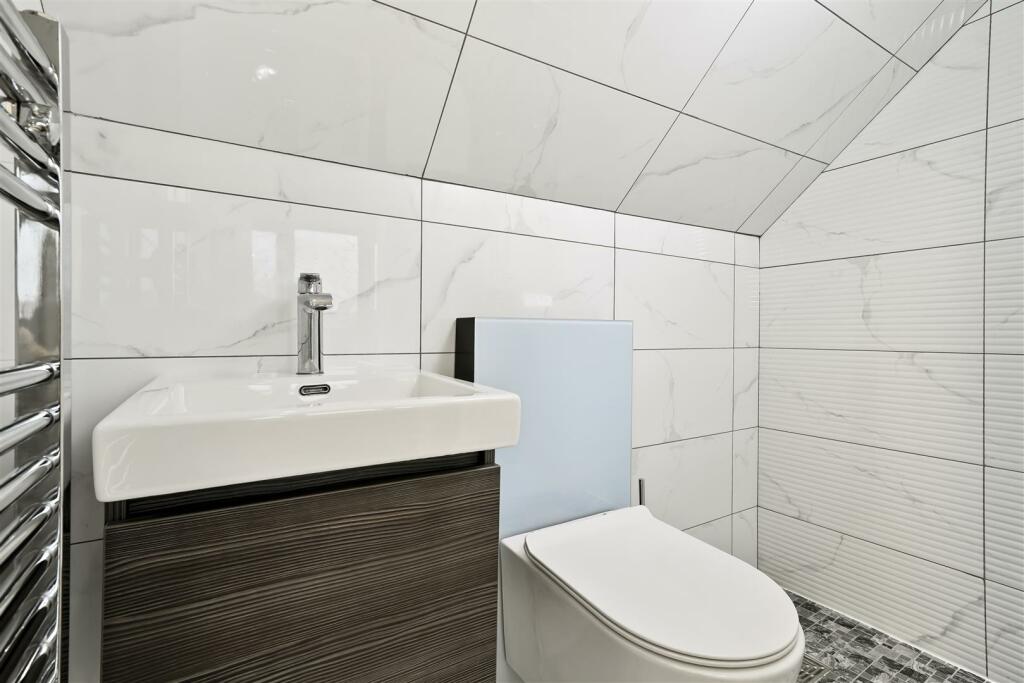 260 East Lane - AmmkMI7Vb0di39l9r0mn.jpg