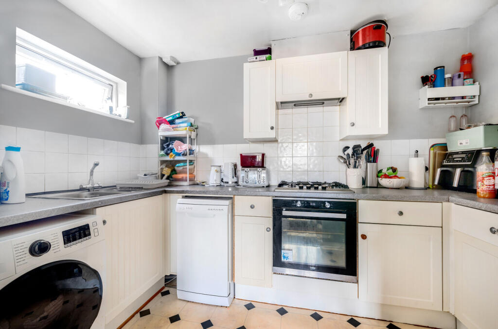 1302427-2-684311e...