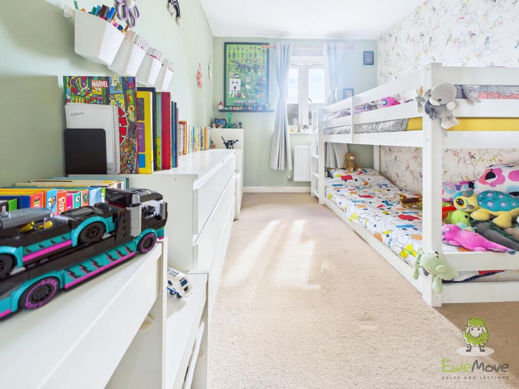 CAM01543G0-PR0151-STILL034