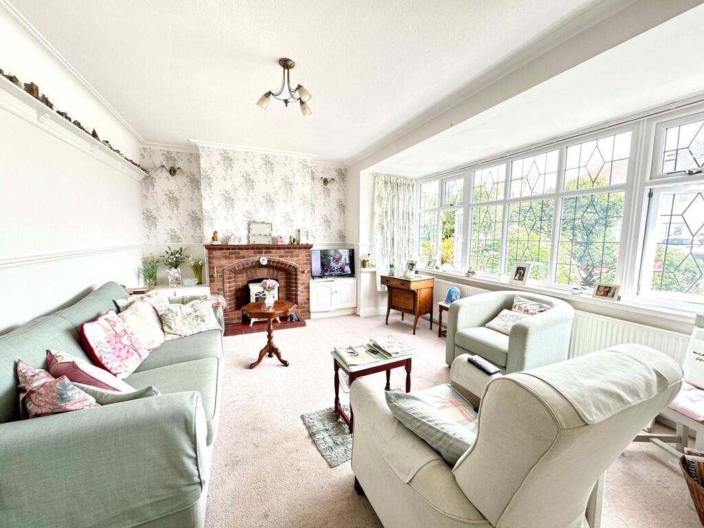 10 Glastonbury ch...