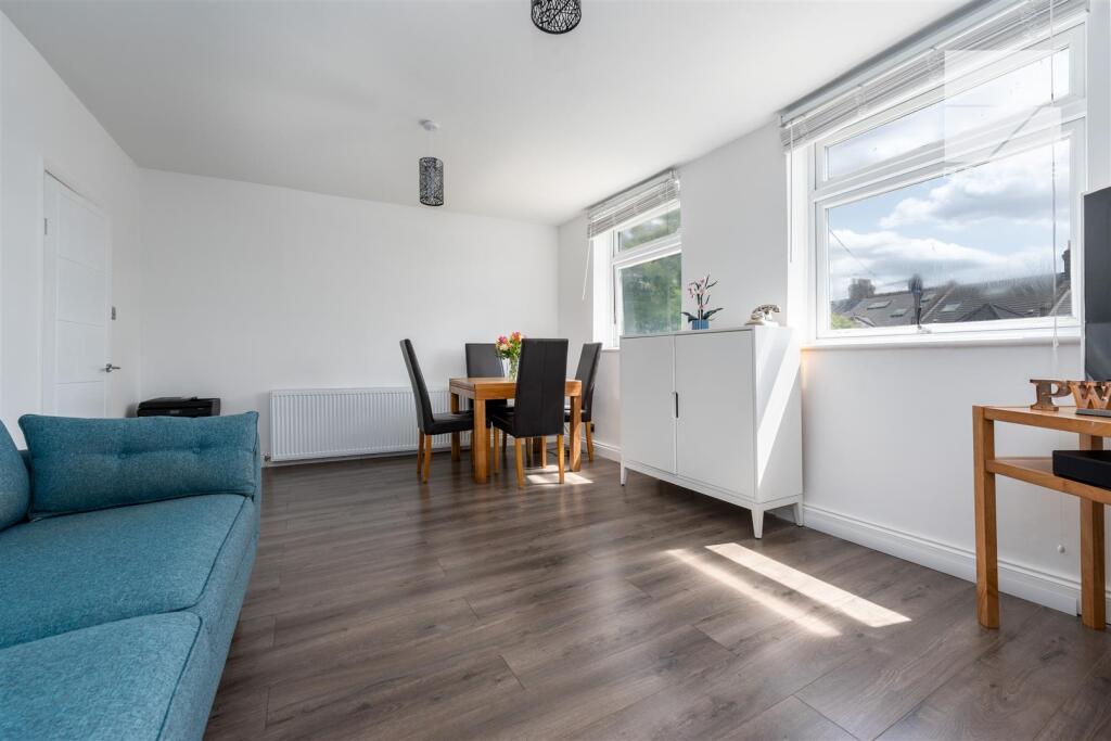 74b Wallwood Road_0004.jpg