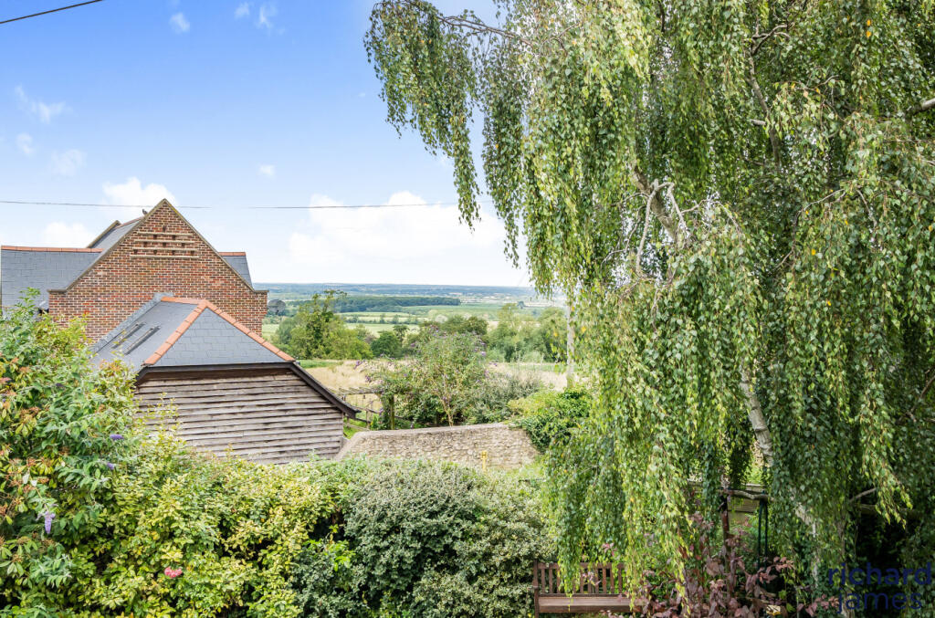 f72f7011-3001-460...