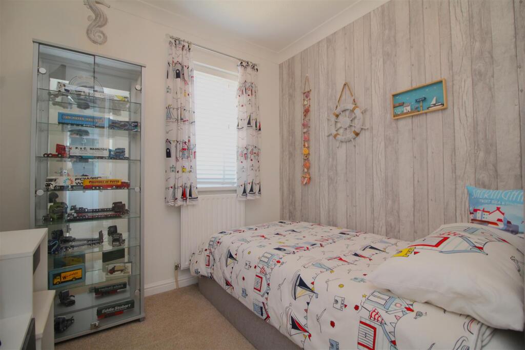 bedroom 3 .JPG