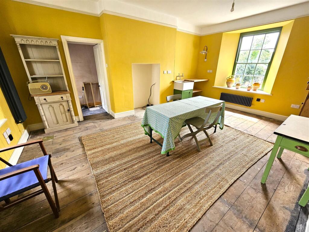 Kitchen Breakfast Room.jpg