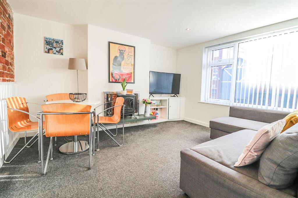 Living/Kitchen
