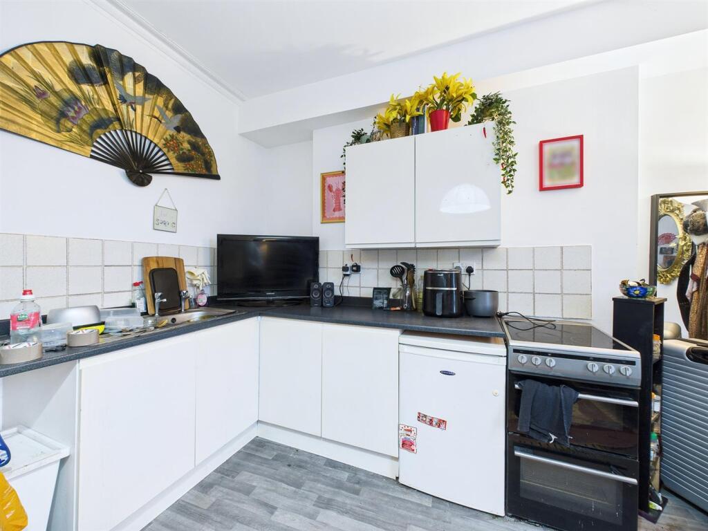 9 - 4 storey residential invetsment.jpg