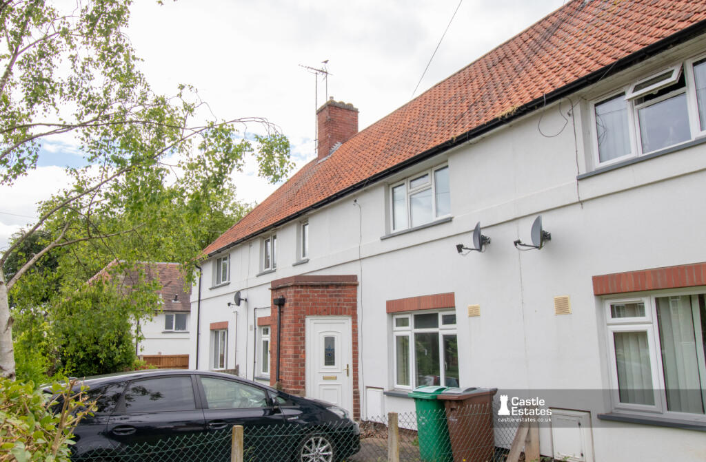 2 bedroom Semi Detached for rent
