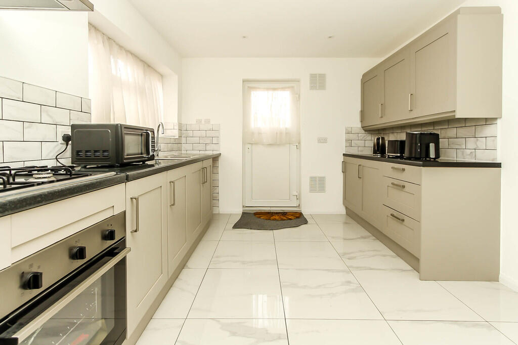Kitchen/breakfast...
