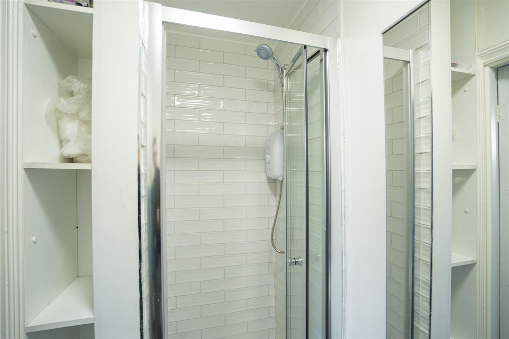 Bedroom4ensuite2.png