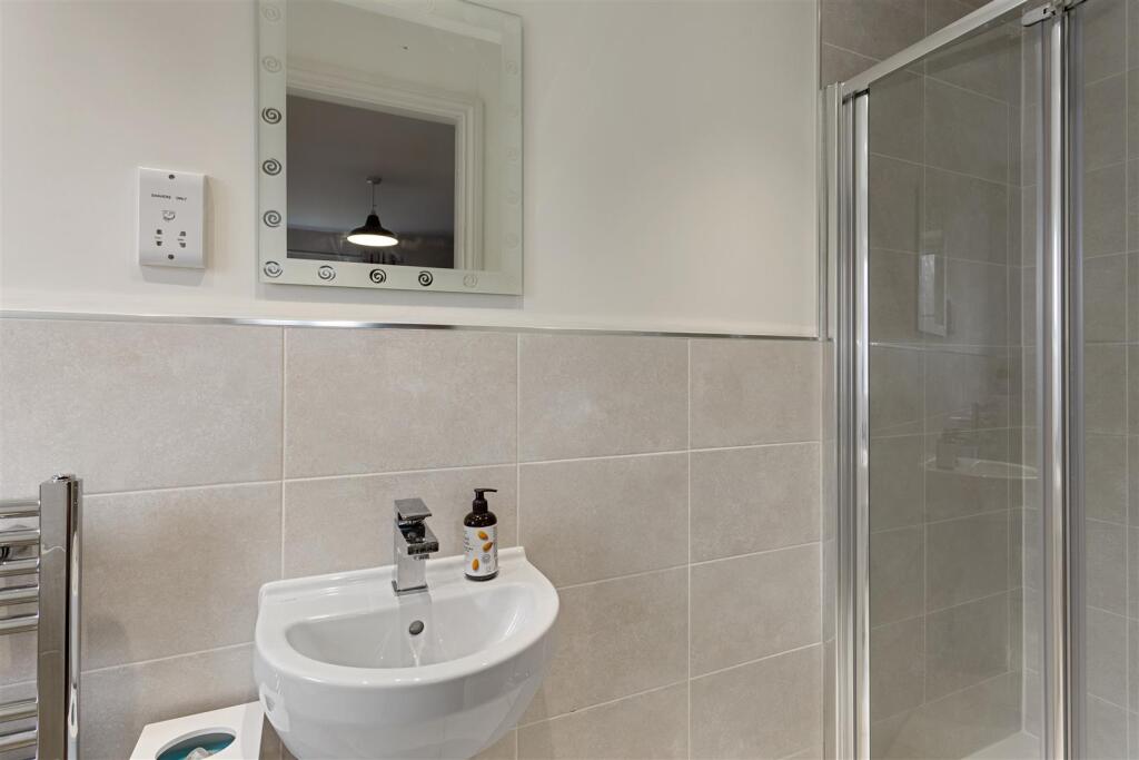11_Farefield_Close_24.jpg