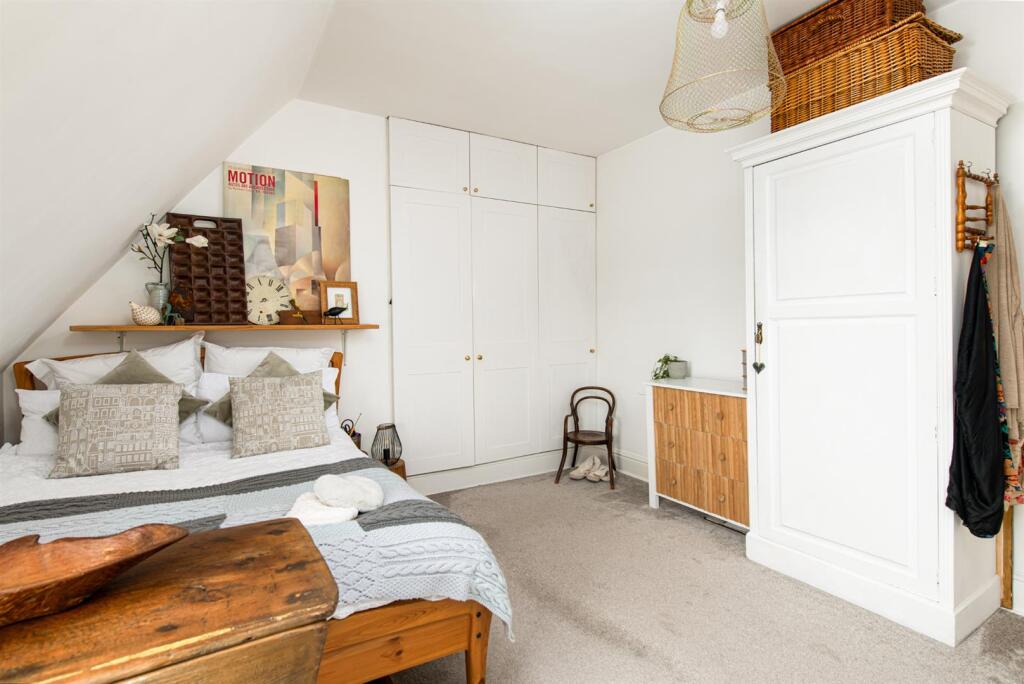Bedroom2_3.jpg