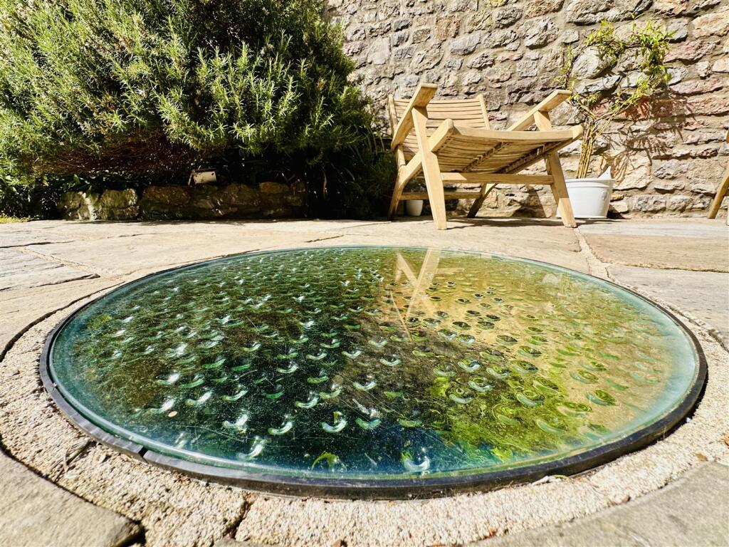 Well Cottage BS26 2BN