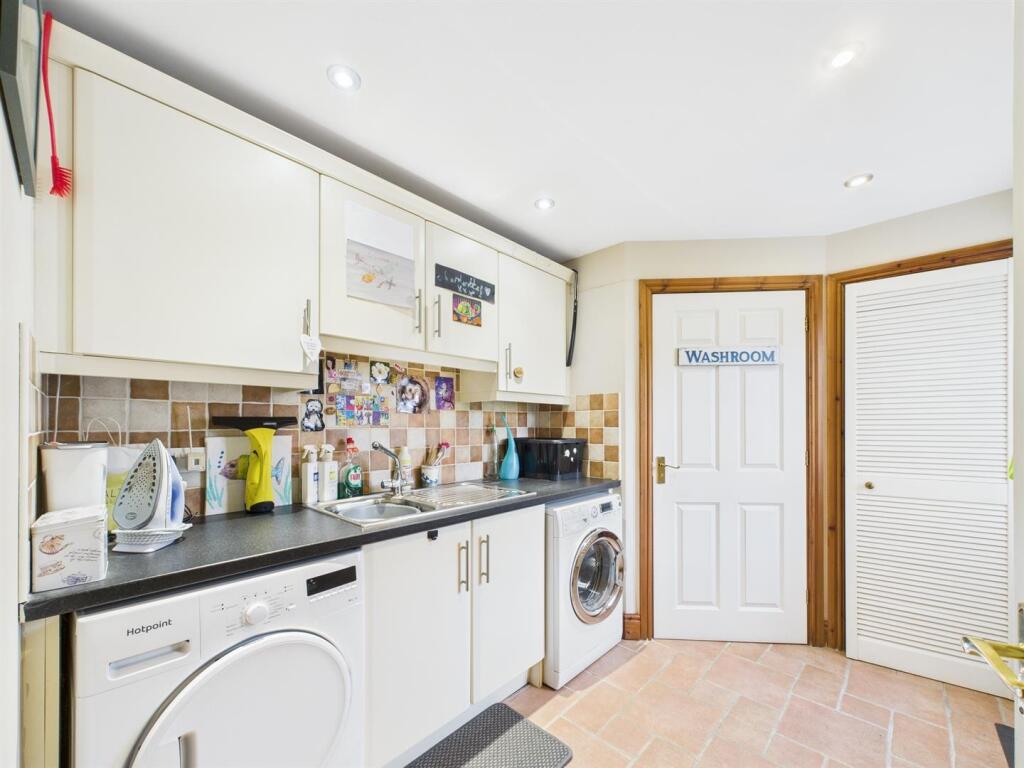 Utility Room.jpg
